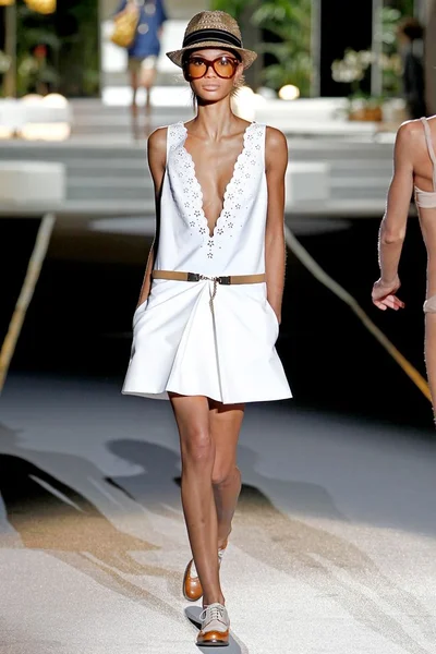 Look 5